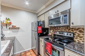 5916 Birchbrook Dr in Dallas, TX - Building Photo - Building Photo