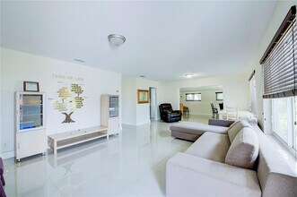 3322 McKinley St in Hollywood, FL - Building Photo - Building Photo