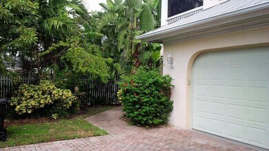 857 SW 11th Ct in Fort Lauderdale, FL - Building Photo - Building Photo
