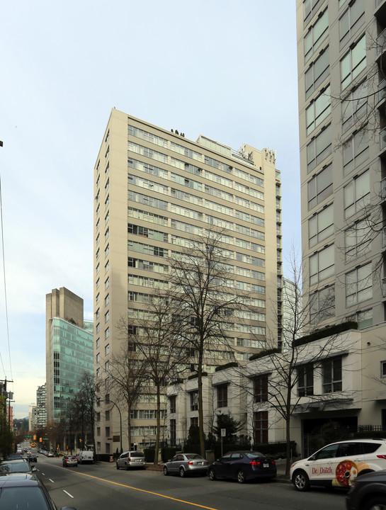 Georgian Towers in Vancouver, BC - Building Photo