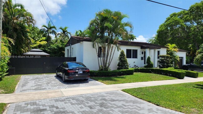 3210 SW 19th Ter in Miami, FL - Building Photo - Building Photo