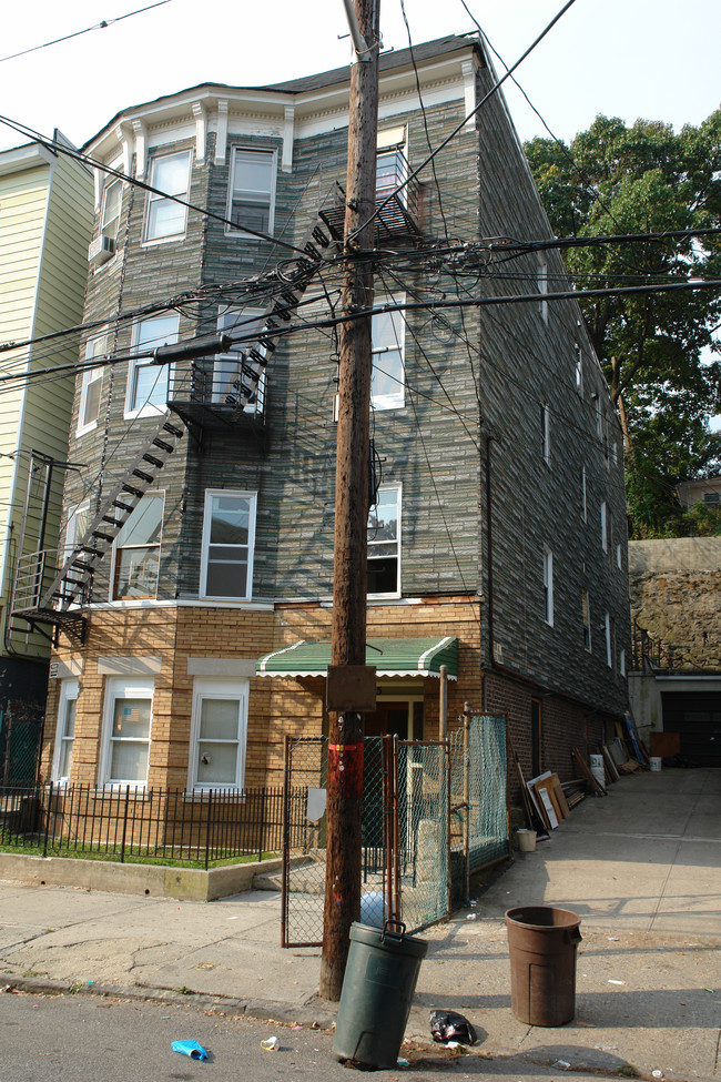 95 Caryl Ave in Yonkers, NY - Building Photo - Building Photo