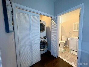 39 Caldwell Rd in Edison, NJ - Building Photo - Building Photo