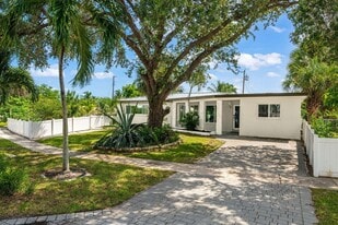 2298 NE 4th Ave in Boca Raton, FL - Building Photo