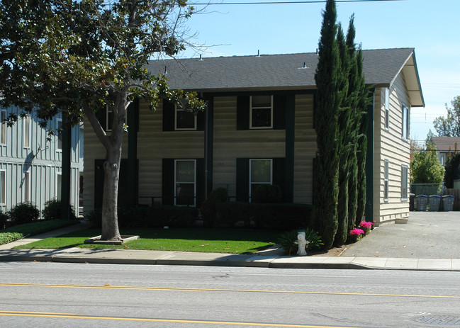 706 Hollenbeck Ave in Sunnyvale, CA - Building Photo - Building Photo