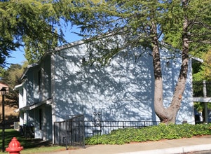 Diamond Sunrise I & II in Diamond Springs, CA - Foto de edificio - Building Photo