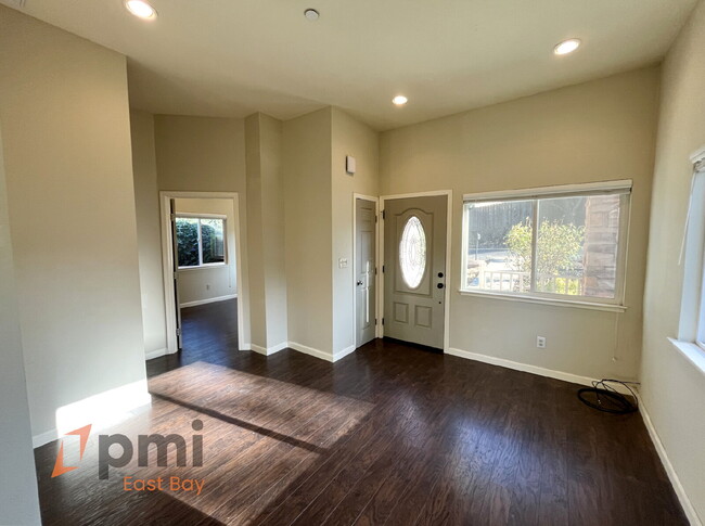 891 Merle Ave in Martinez, CA - Building Photo - Building Photo