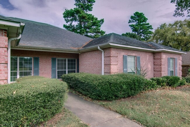 16 Fernwood Dr in Texarkana, TX - Building Photo - Building Photo