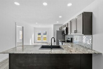 423 W 3rd St in Waterford, PA - Building Photo - Building Photo