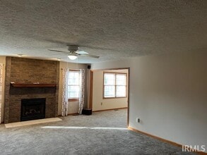 6655 Oak View Ct in Newburgh, IN - Building Photo - Building Photo