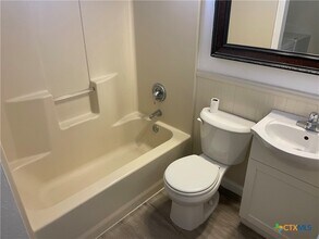 761 Geronimo Dr in Seguin, TX - Building Photo - Building Photo