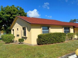 440 Glenwood Dr in West Palm Beach, FL - Building Photo