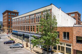 Capitol Village Lofts in Des Moines, IA - Building Photo - Building Photo