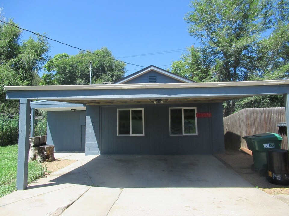 1755 Harlan St in Lakewood, CO - Building Photo