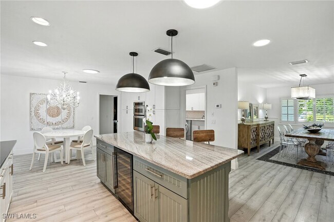 205 Springline Dr in Naples, FL - Building Photo - Building Photo