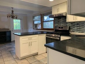 12 Badger Ln in East Setauket, NY - Building Photo - Building Photo