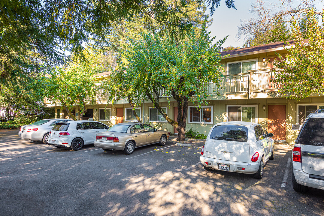 60 Magnolia Ave in San Anselmo, CA - Building Photo