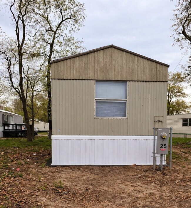 25 Deerwood Park in Centralia, IL - Foto de edificio - Building Photo