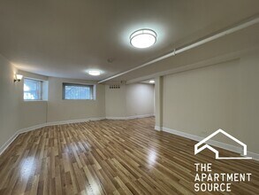 2501 N Kimball Ave, Unit G in Chicago, IL - Foto de edificio - Building Photo