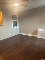 145 New Hyde Park Rd in Franklin Square, NY - Building Photo