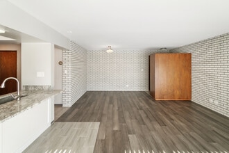 318 Walker Ave in Highland Park, IL - Building Photo - Building Photo