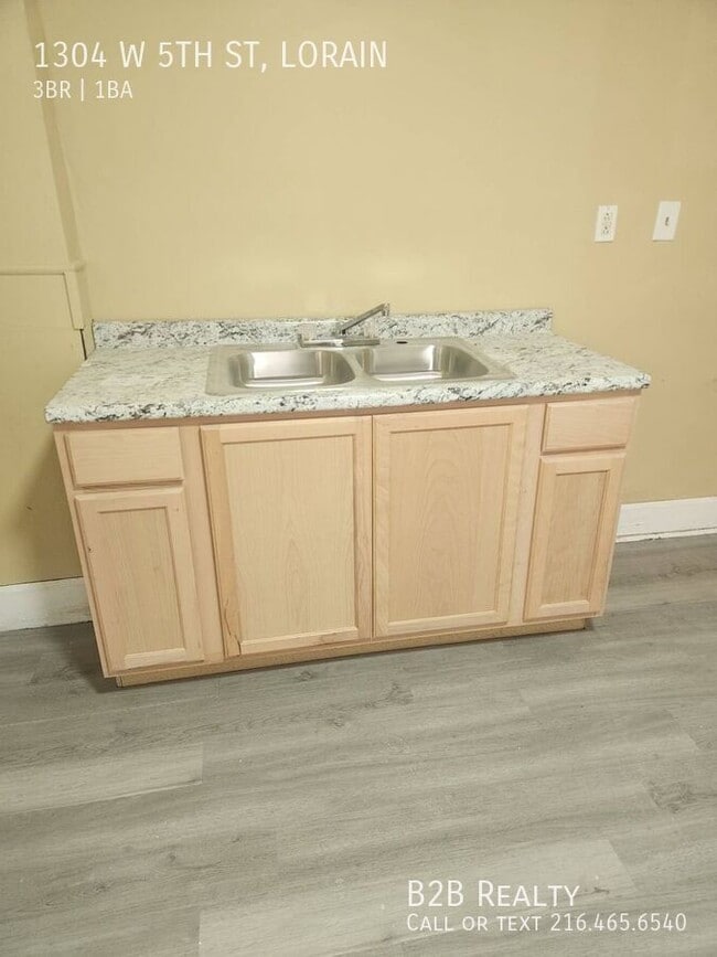 1304 W 5th St in Lorain, OH - Building Photo - Building Photo