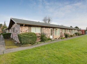 Fairview Apartments in Fairview, OR - Building Photo - Building Photo