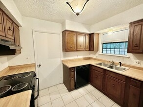 8846 Metairie Dr in Baton Rouge, LA - Building Photo - Building Photo