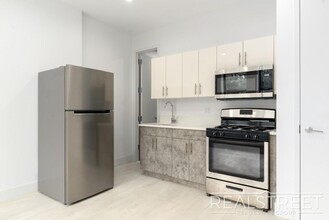 12 Verona Pl in Brooklyn, NY - Building Photo - Building Photo