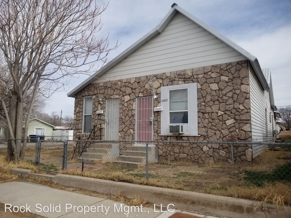 1002 Edith Blvd SE in Albuquerque, NM - Foto de edificio