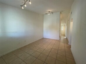 2835 SE 16th Ave in Homestead, FL - Foto de edificio - Building Photo