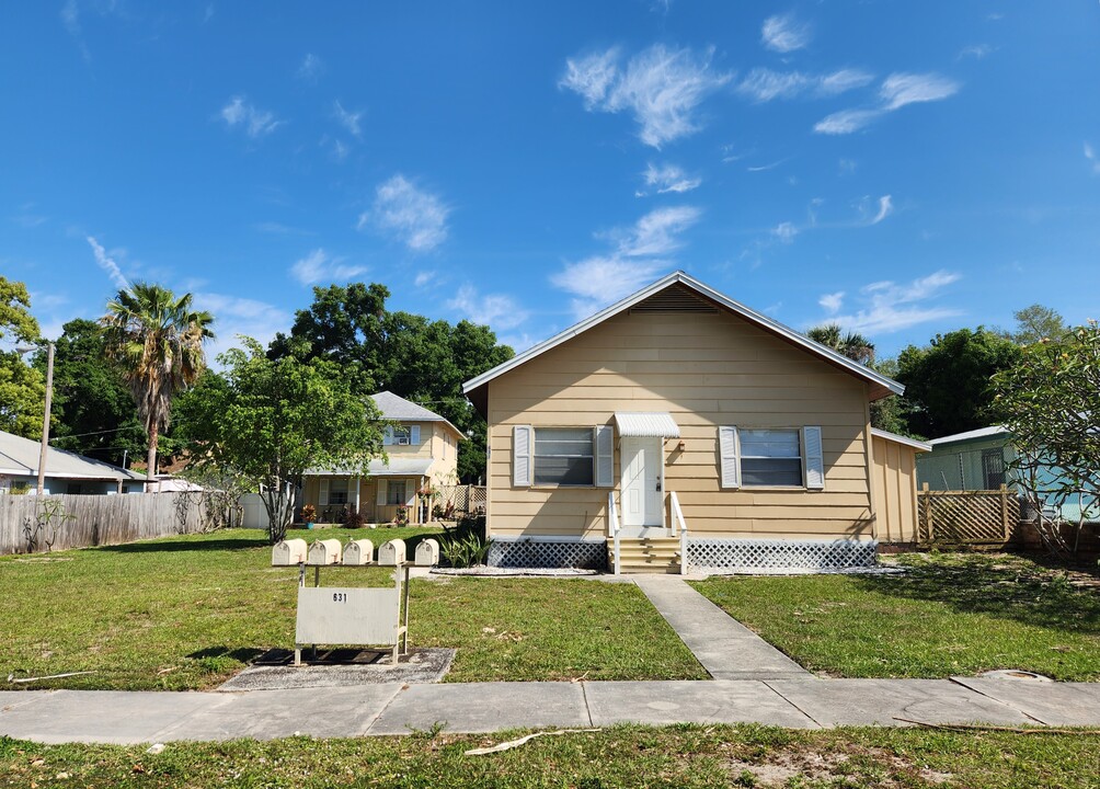 631 Ave H Ave NW, Unit 2 in Winter Haven, FL - Foto de edificio