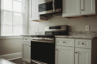 529 Washington E St, Unit Apt H in Walterboro, SC - Building Photo - Building Photo