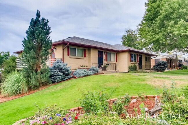 property at 1304 W Crestline Ave