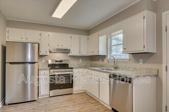 142 Chalet N Blvd in North Augusta, SC - Building Photo - Building Photo