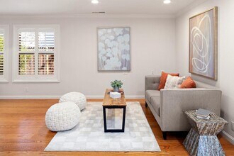 880 Moana Ct in Palo Alto, CA - Building Photo - Building Photo