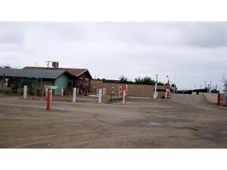 Garden Family Village in Bakersfield, CA - Building Photo