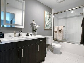 Atwood Hollywood Boutique Apartments in Los Angeles, CA - Foto de edificio - Building Photo