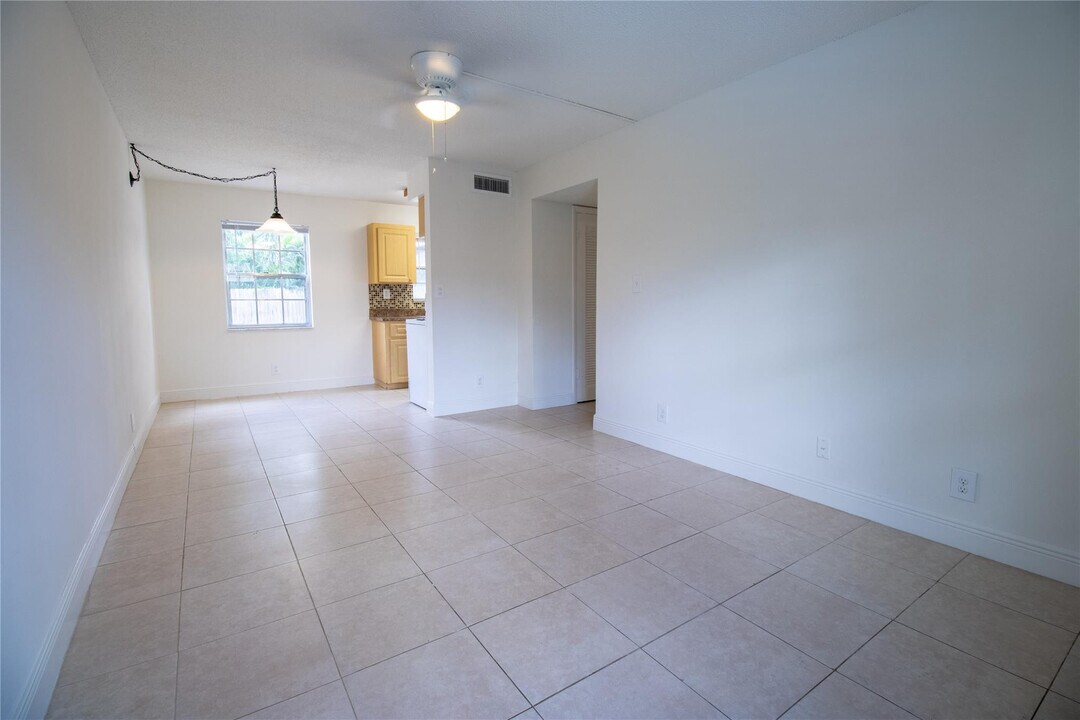 1505 SW 2nd St in Fort Lauderdale, FL - Building Photo