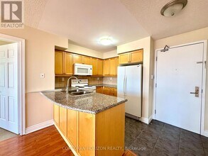 78 Harrison Garden Blvd in Toronto, ON - Building Photo - Building Photo