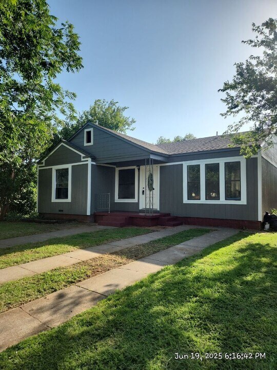 3314 Sherwood Ln in Wichita Falls, TX - Building Photo