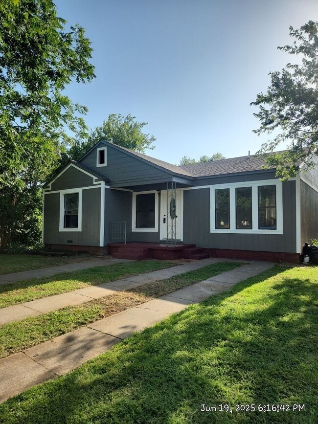 property at 3314 Sherwood Ln