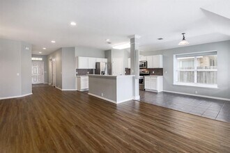 108 Hummingbird Ln in Leander, TX - Building Photo - Building Photo