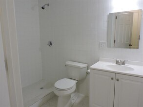 47 Dane St, Unit 1 in Somerville, MA - Building Photo - Building Photo