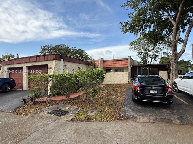 property at 9423 Oakburst Ln