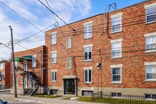 385 9E Av in Montréal, QC - Building Photo