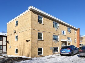 1306 E Roosevelt Rd in Wheaton, IL - Building Photo