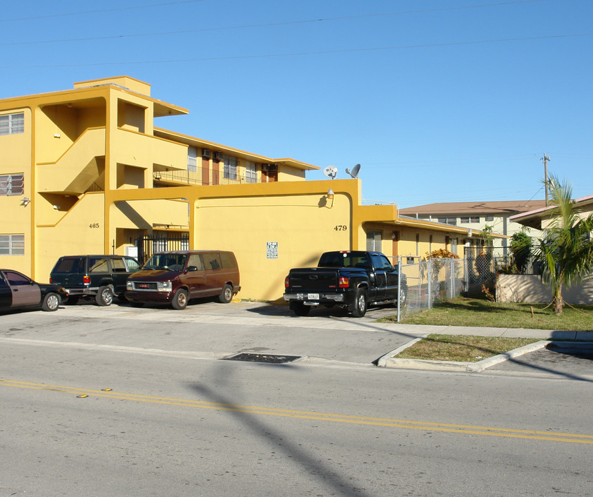 Turf 2 in Hialeah, FL - Building Photo