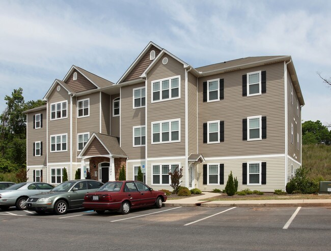 Foxworth Apartments in Greensboro, NC - Foto de edificio - Building Photo