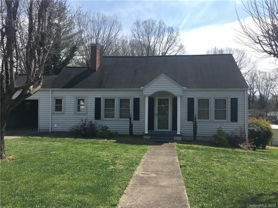 305 Patton St in Morganton, NC - Building Photo
